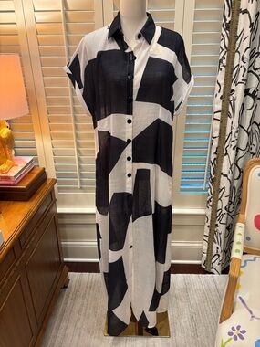 Black & White Abstract Maxi Shirt Dress